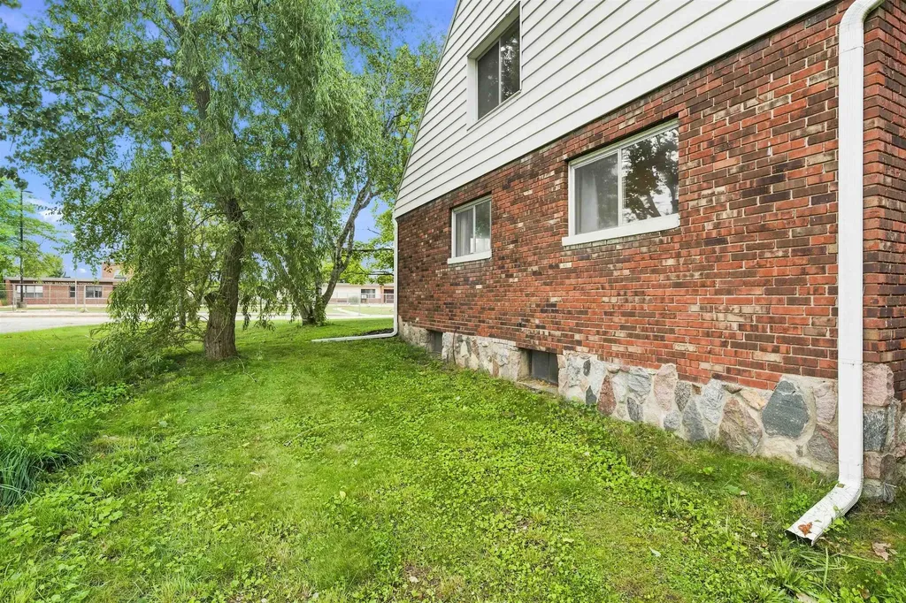 609 Buckley Elk Rapids Township MI 49629