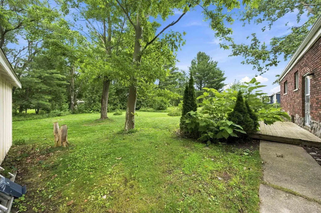 609 Buckley Elk Rapids Township MI 49629