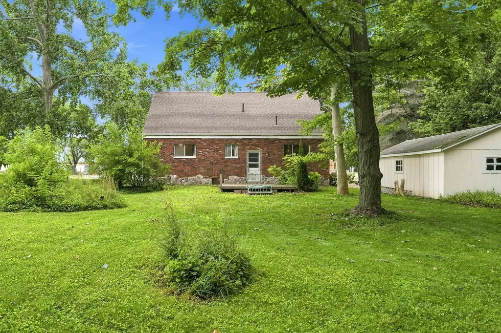 609 Buckley Elk Rapids Township MI 49629