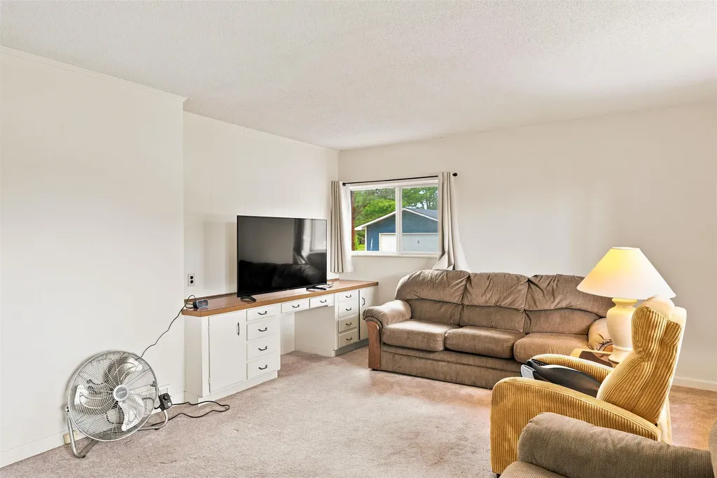 609 Buckley Elk Rapids Township MI 49629