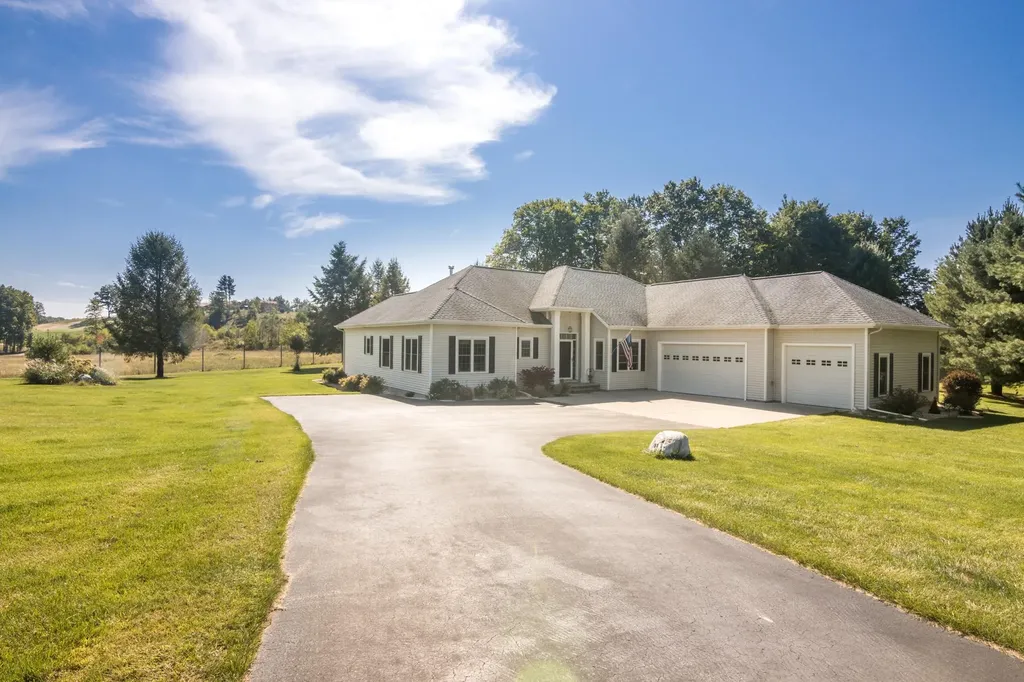 5296 Scofield Trail Whitewater Township MI 49690