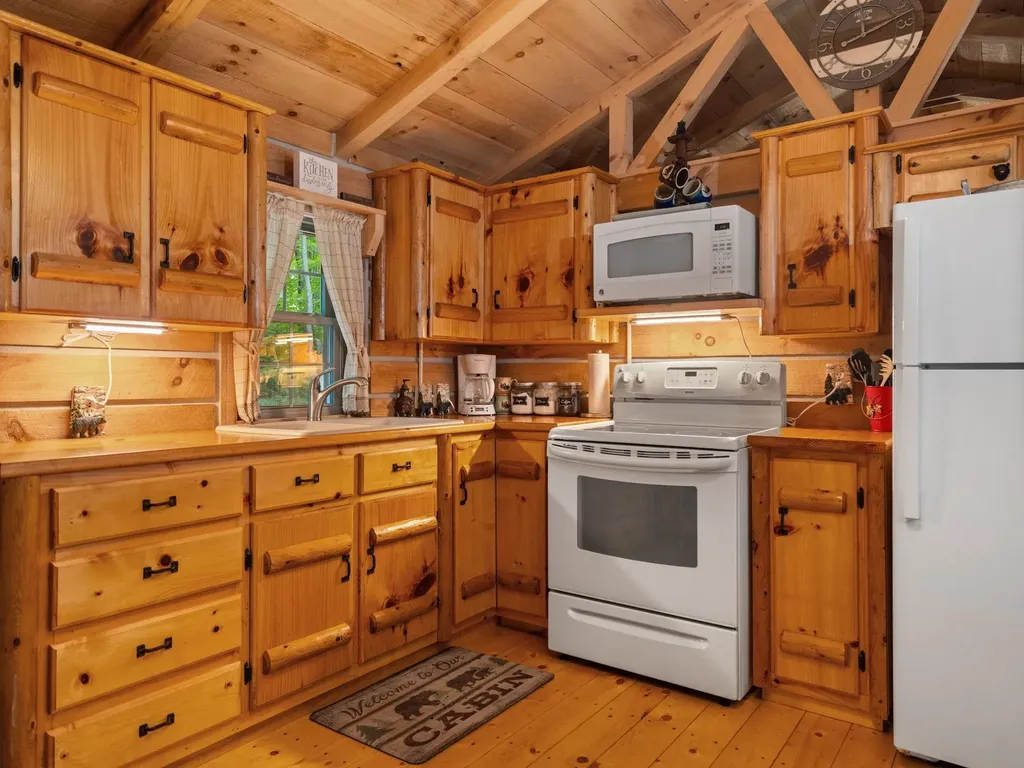 4286 NE Pike Street Coldsprings Township MI 49646