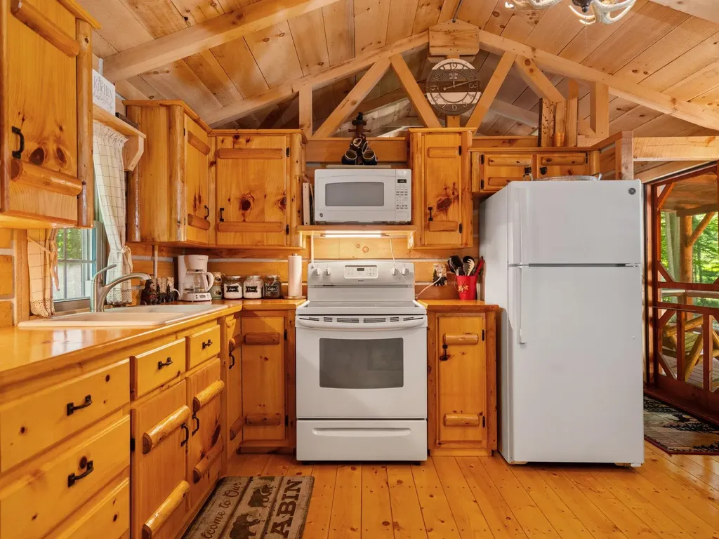 4286 NE Pike Street Coldsprings Township MI 49646
