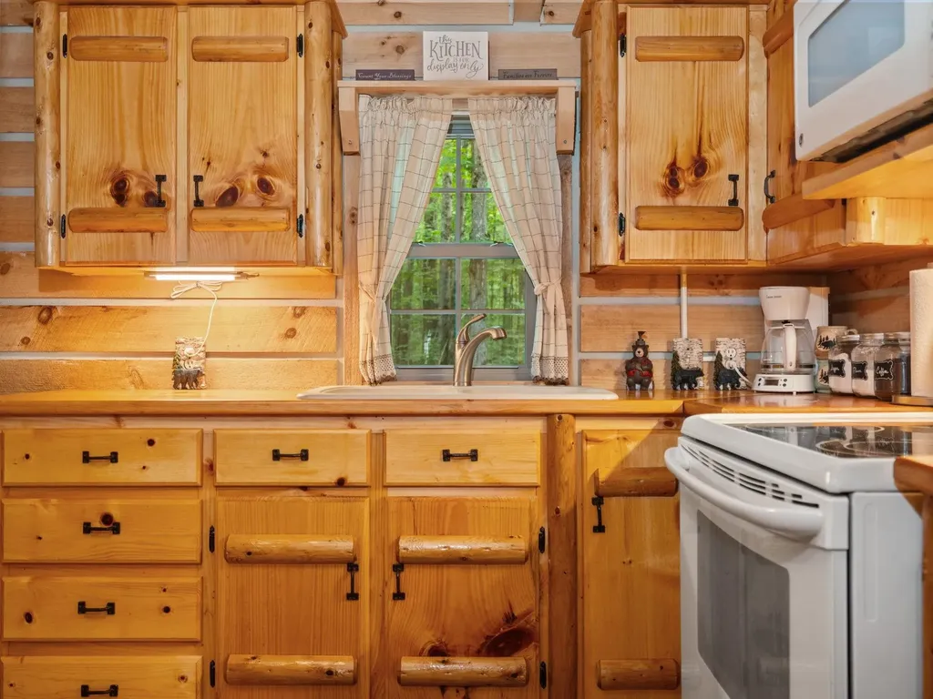 4286 NE Pike Street Coldsprings Township MI 49646