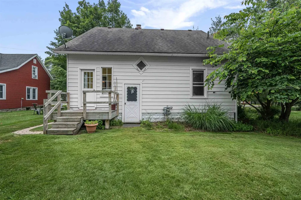 10176 Niagara Street Empire Township MI 49630