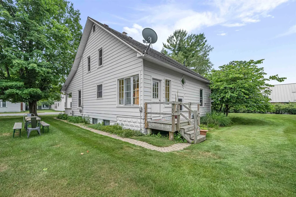 10176 Niagara Street Empire Township MI 49630