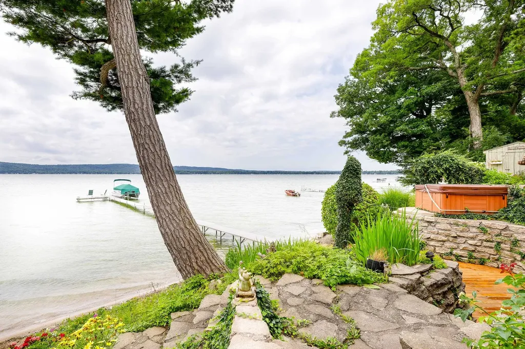 7243 Deadstream Road Lake Township MI 49640