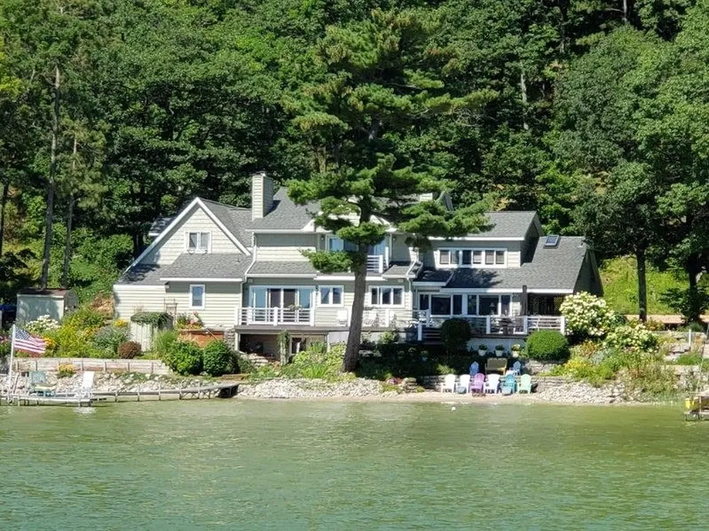 7243 Deadstream Road Lake Township MI 49640