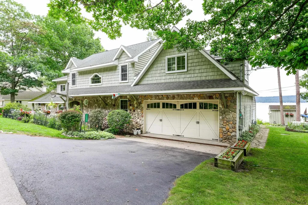 7243 Deadstream Road Lake Township MI 49640