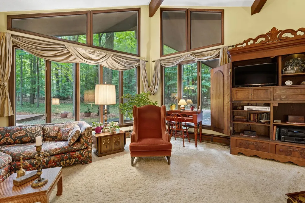 6575 Franklin Woods Peninsula Township MI 49686