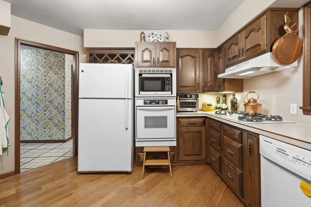 6575 Franklin Woods Peninsula Township MI 49686