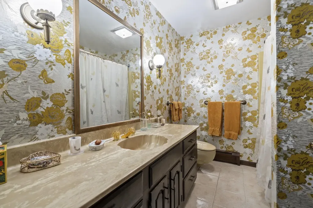 6575 Franklin Woods Peninsula Township MI 49686