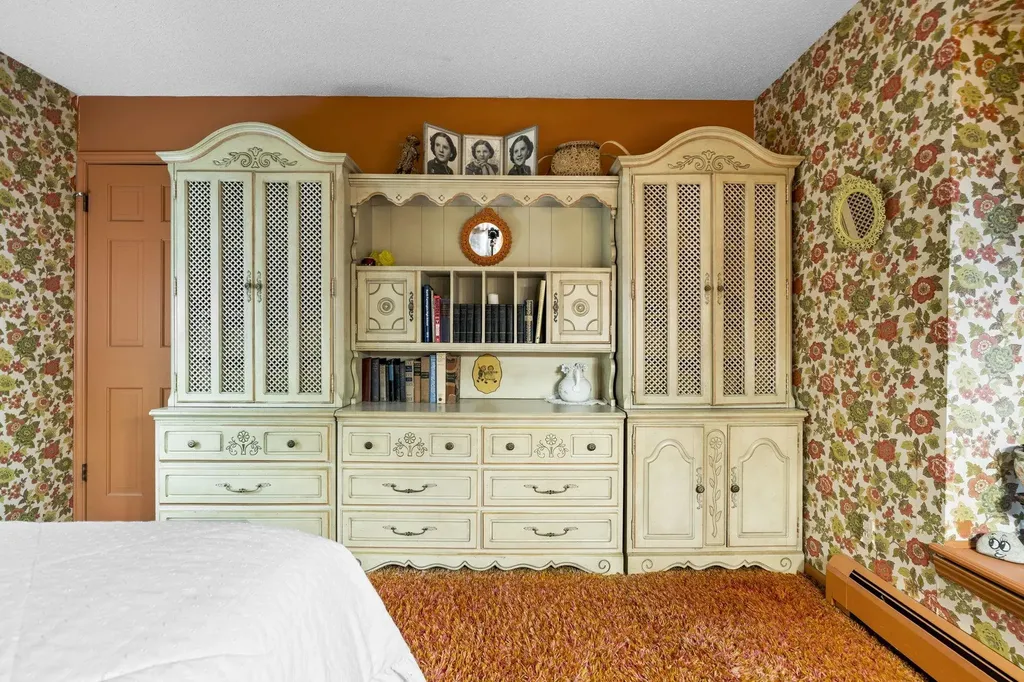 6575 Franklin Woods Peninsula Township MI 49686