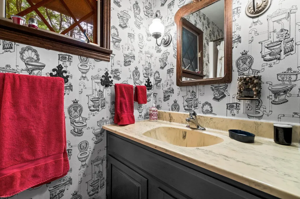 6575 Franklin Woods Peninsula Township MI 49686