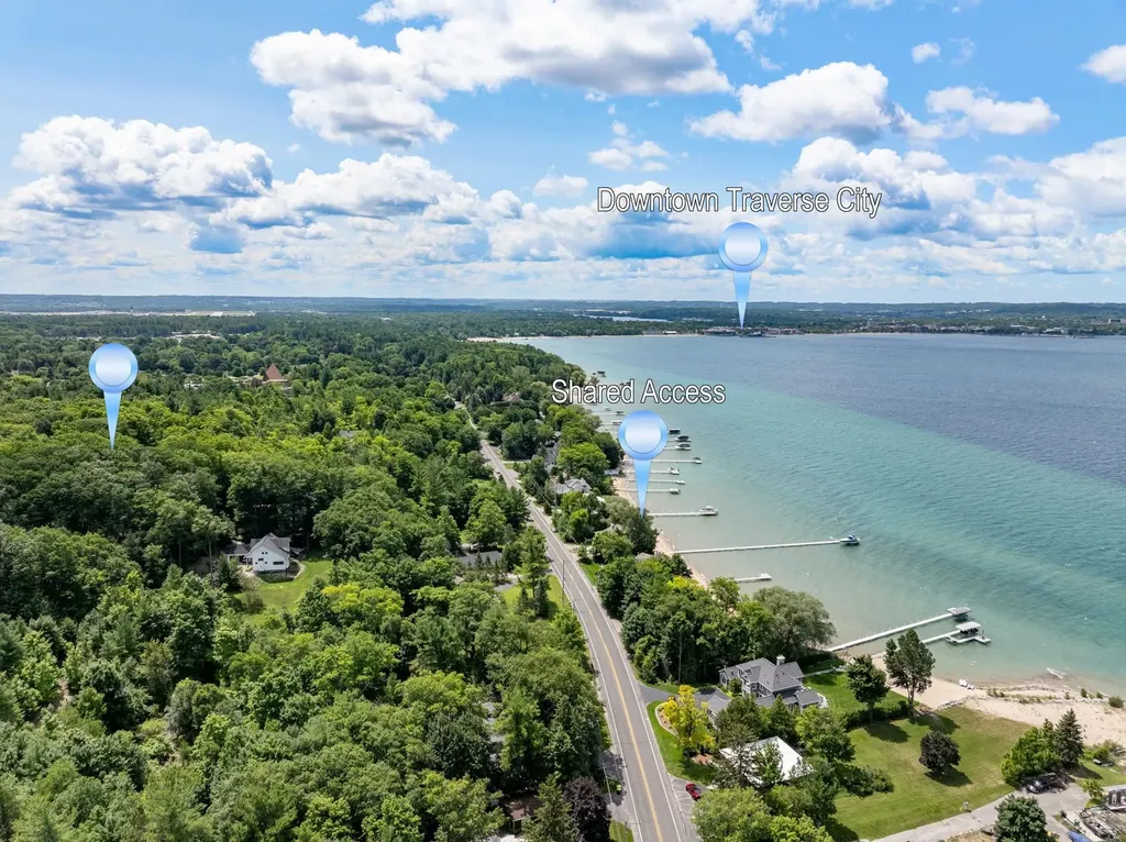 6575 Franklin Woods Peninsula Township MI 49686