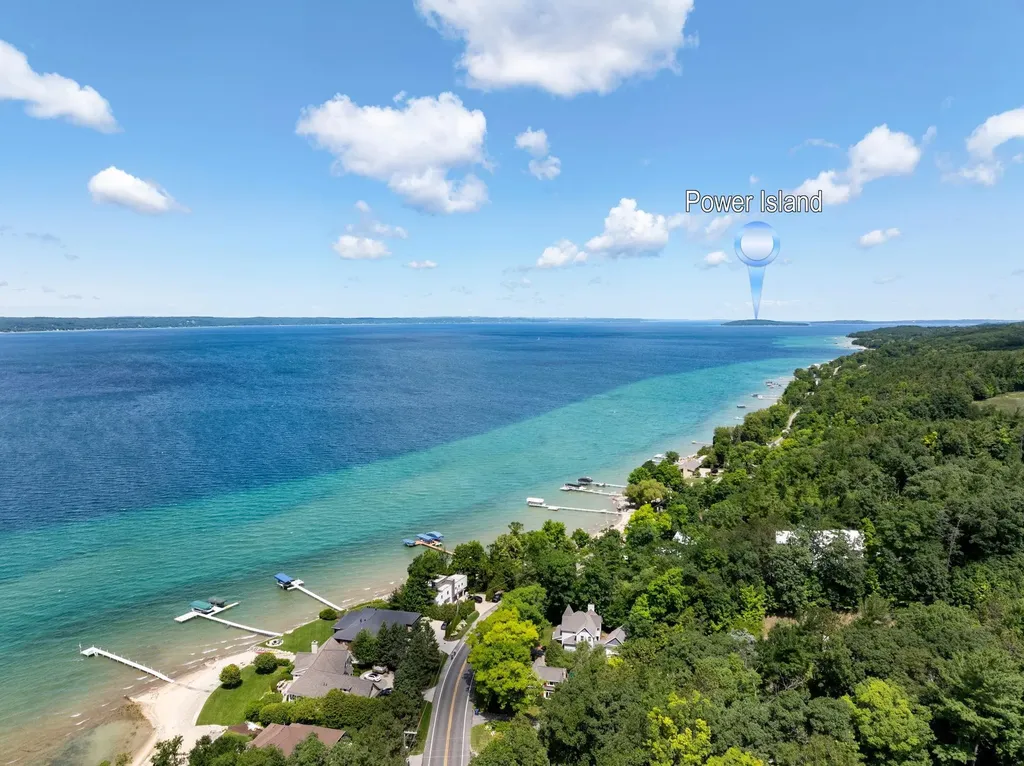6575 Franklin Woods Peninsula Township MI 49686