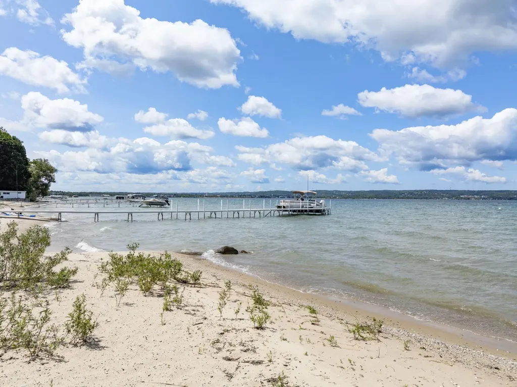 6575 Franklin Woods Peninsula Township MI 49686
