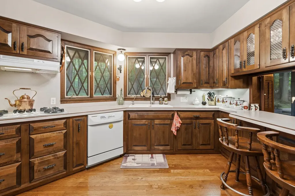6575 Franklin Woods Peninsula Township MI 49686