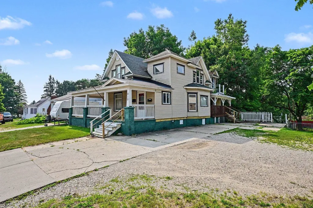 810 E Division Street Cadillac City MI 49601