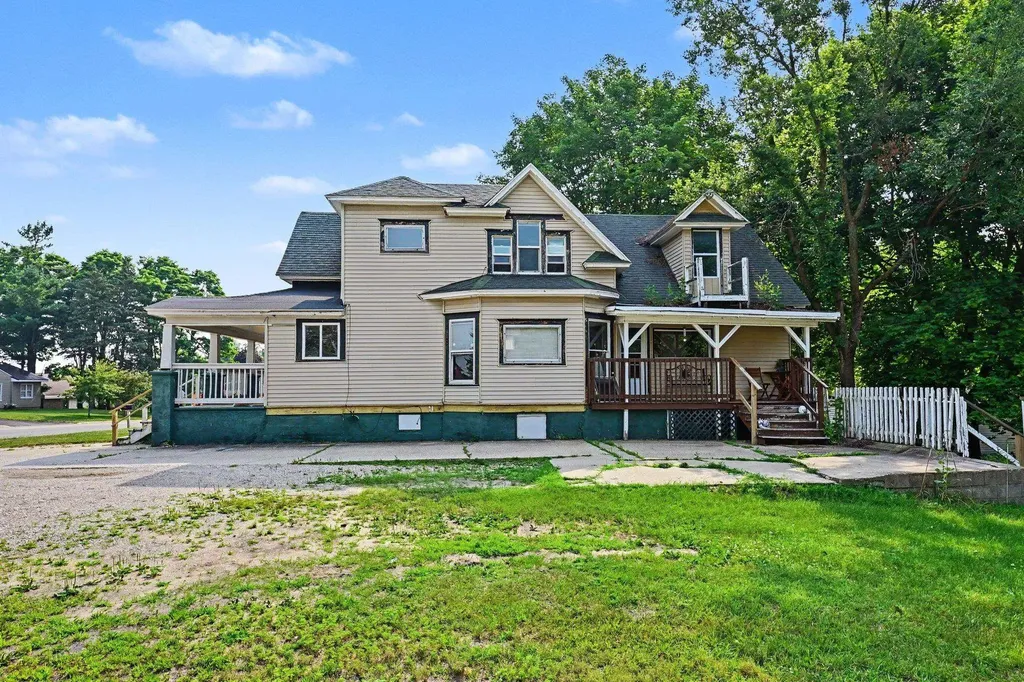 810 E Division Street Cadillac City MI 49601