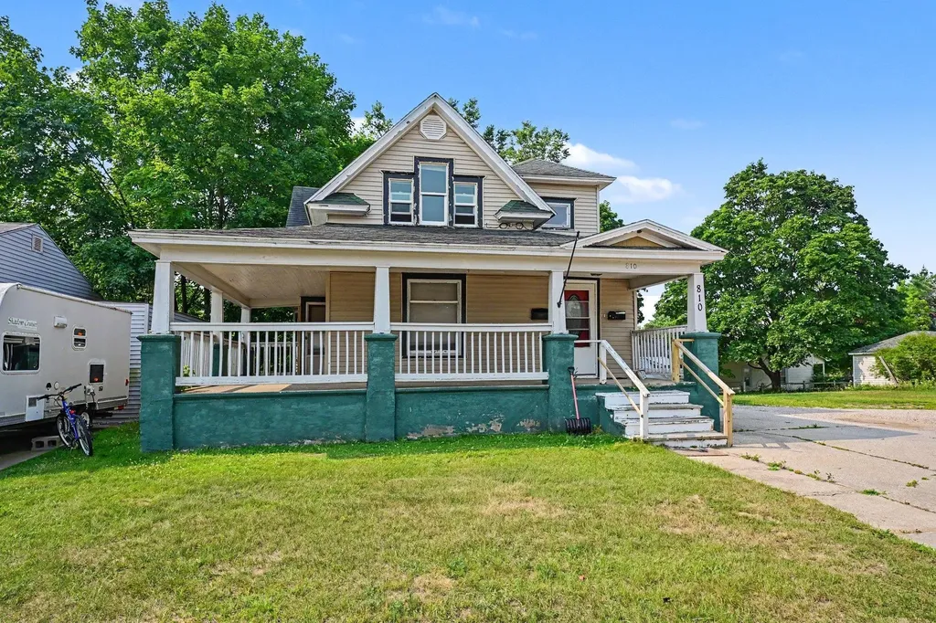 810 E Division Street Cadillac City MI 49601