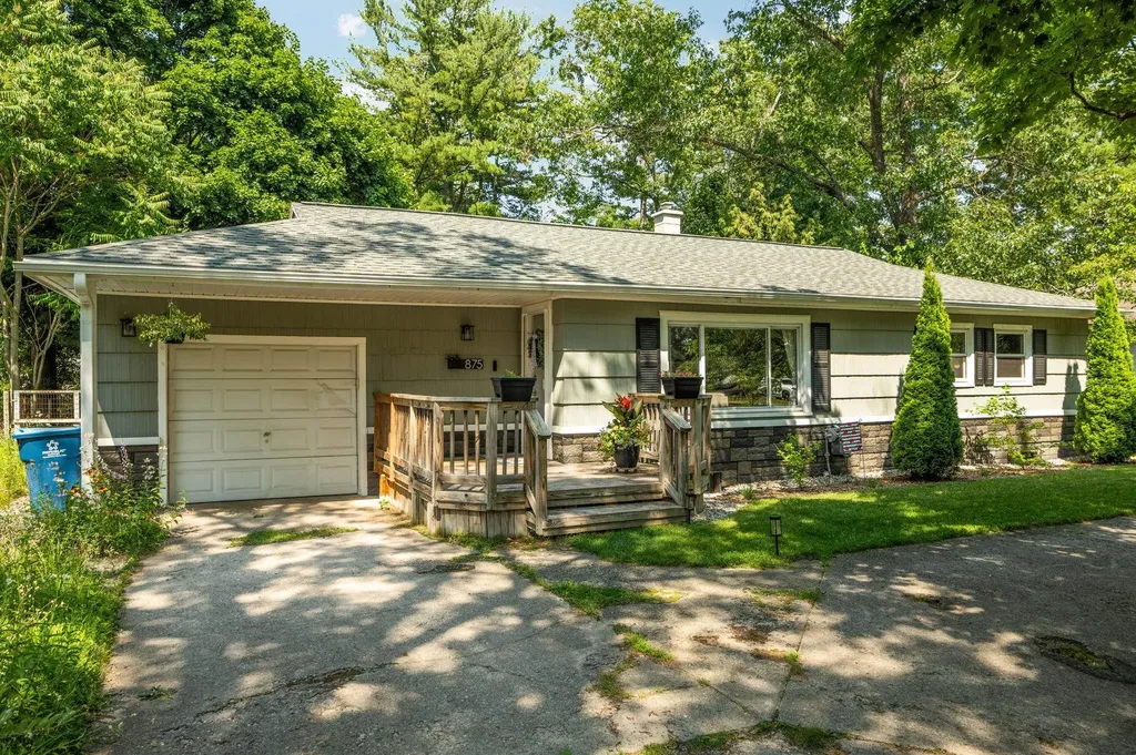 875 Indian Trail Boulevard East Bay Township MI 49686