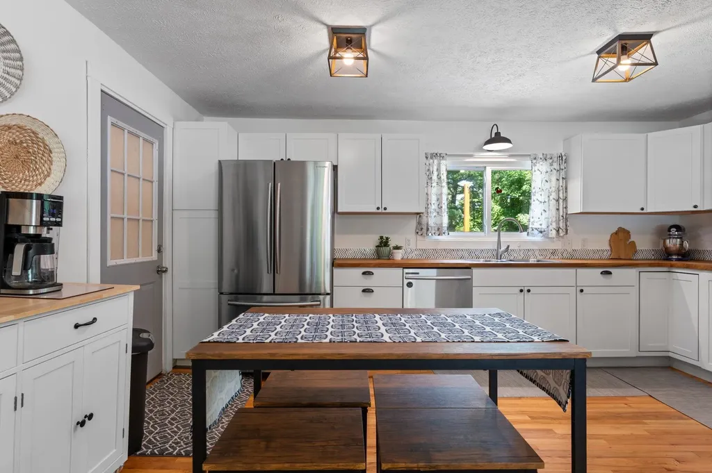 875 Indian Trail Boulevard East Bay Township MI 49686