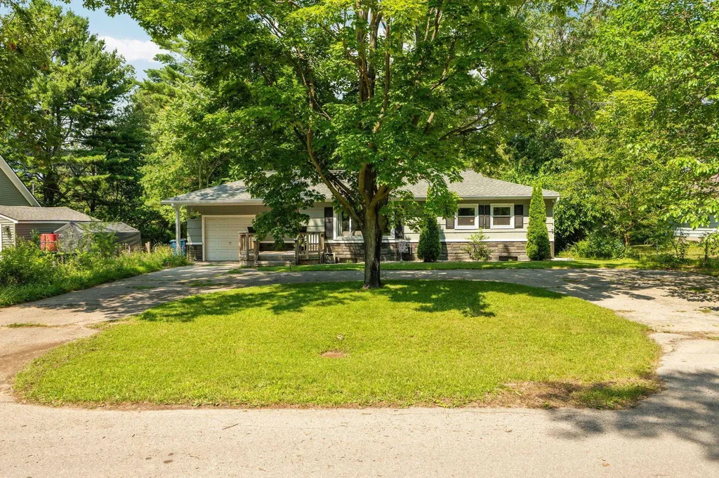 875 Indian Trail Boulevard East Bay Township MI 49686