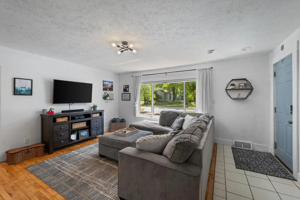 875 Indian Trail Boulevard East Bay Township MI 49686