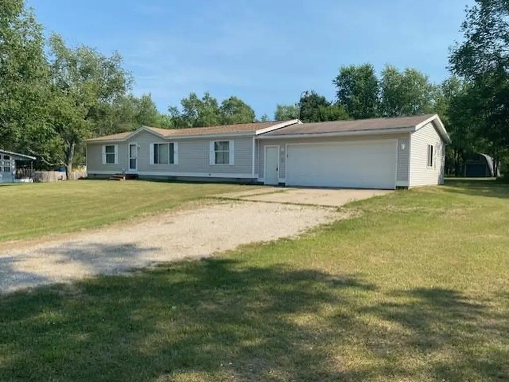10559 Rosted Road Lake Township MI 49651