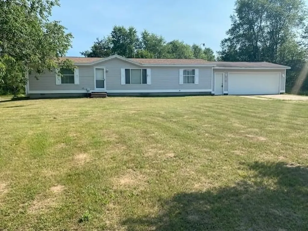 10559 Rosted Road Lake Township MI 49651