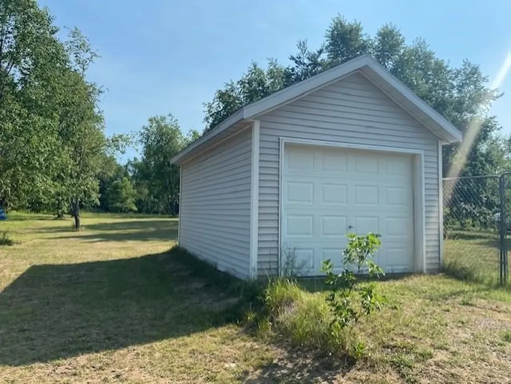 10559 Rosted Road Lake Township MI 49651