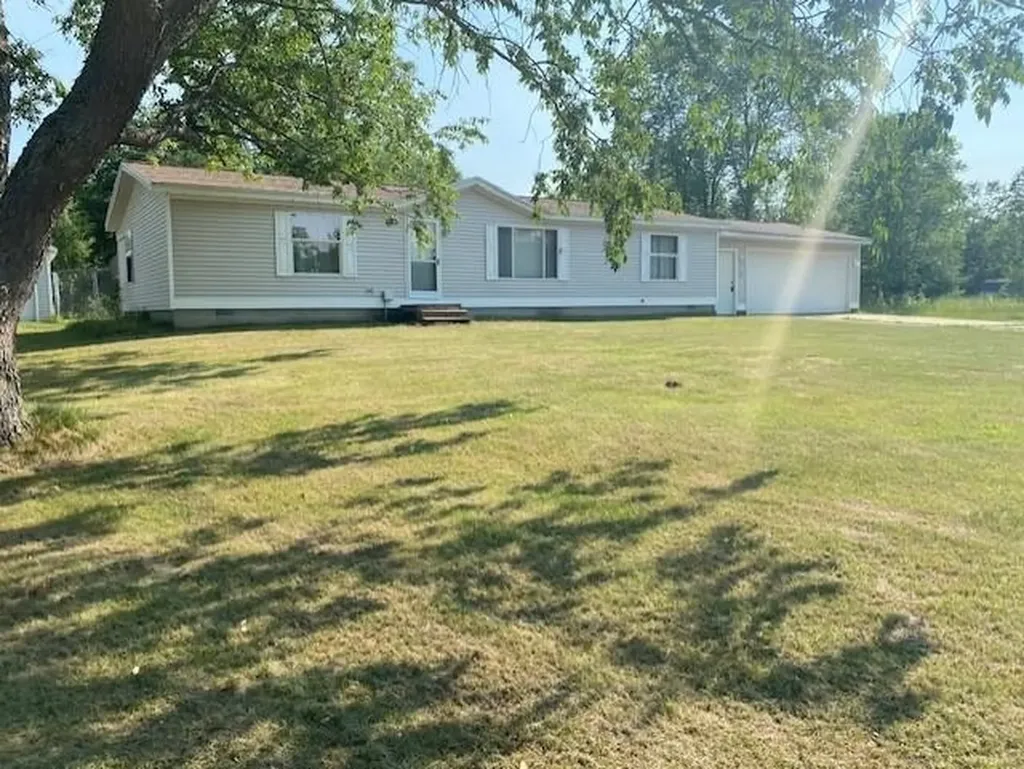 10559 Rosted Road Lake Township MI 49651