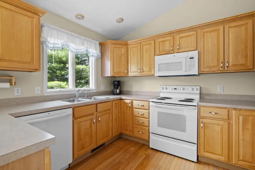 11222 Blackman Road Paradise Township MI 49649