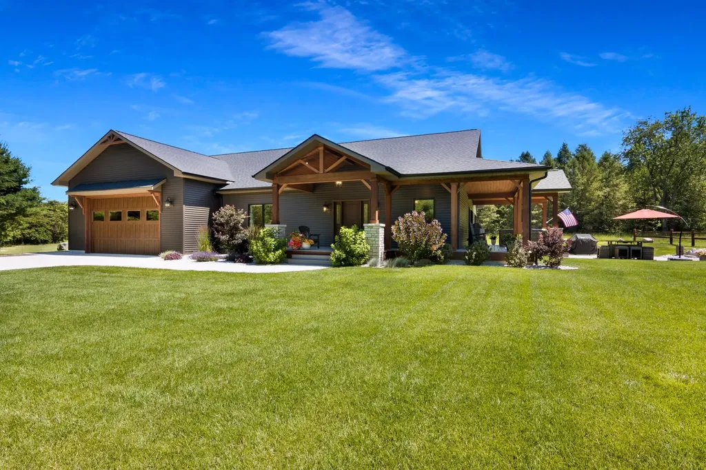 11215 Appleridge Trail Helena Township MI 49612