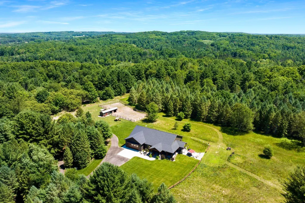 11215 Appleridge Trail Helena Township MI 49612