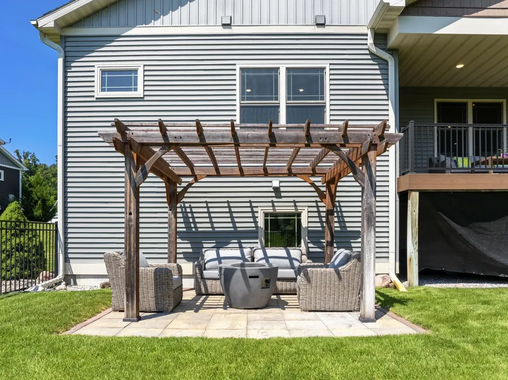 9366 E Summerfield Drive Elmwood Charter Township MI 49684