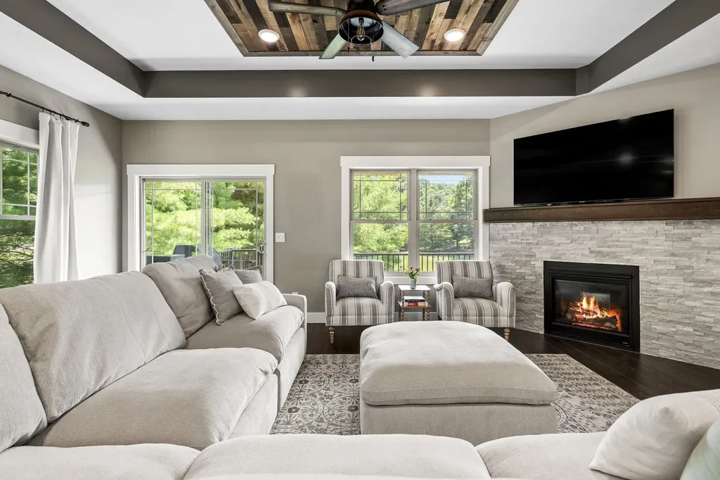 9366 E Summerfield Drive Elmwood Charter Township MI 49684