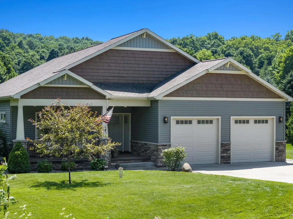 9366 E Summerfield Drive Elmwood Charter Township MI 49684
