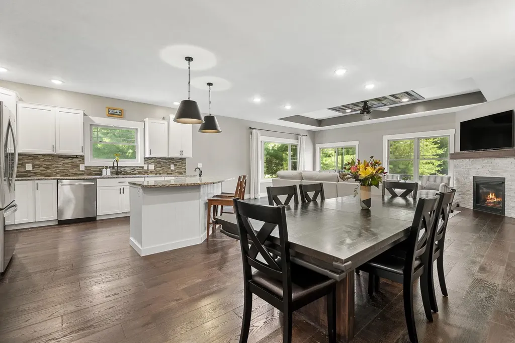 9366 E Summerfield Drive Elmwood Charter Township MI 49684