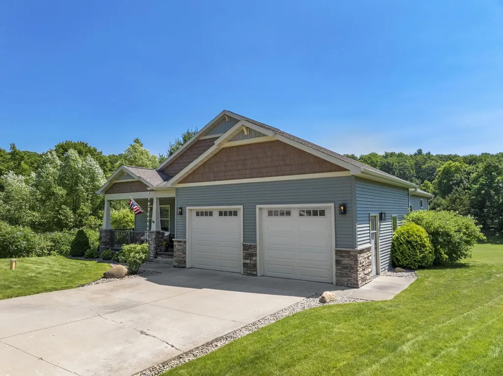 9366 E Summerfield Drive Elmwood Charter Township MI 49684
