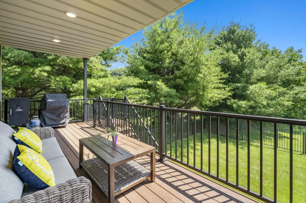 9366 E Summerfield Drive Elmwood Charter Township MI 49684