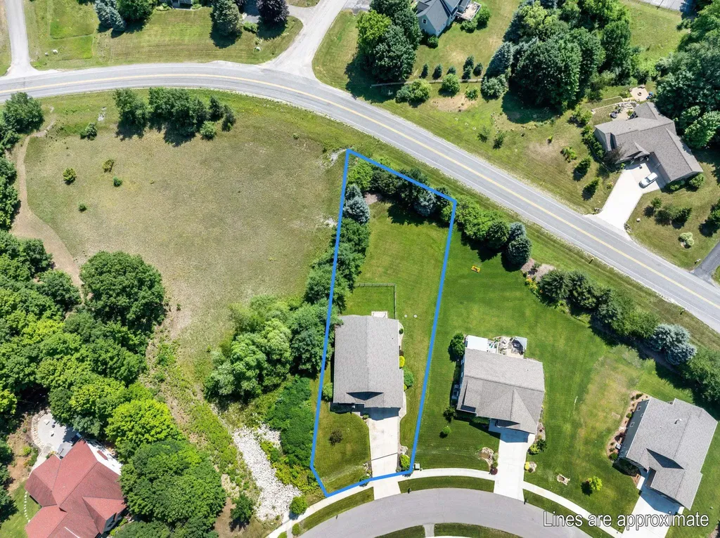 9366 E Summerfield Drive Elmwood Charter Township MI 49684