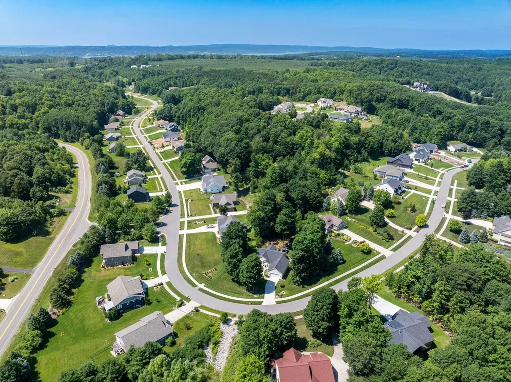 9366 E Summerfield Drive Elmwood Charter Township MI 49684