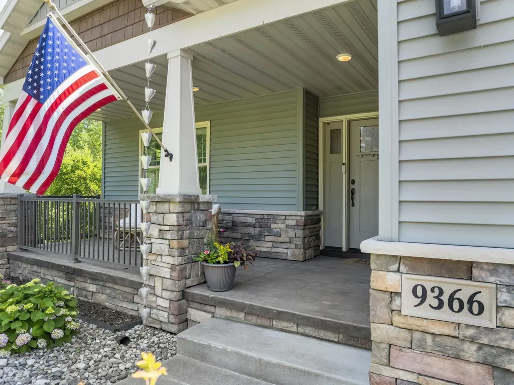 9366 E Summerfield Drive Elmwood Charter Township MI 49684