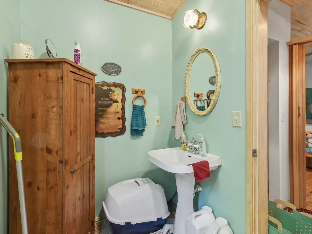 10212 E 48 Road Clam Lake Township MI 49601