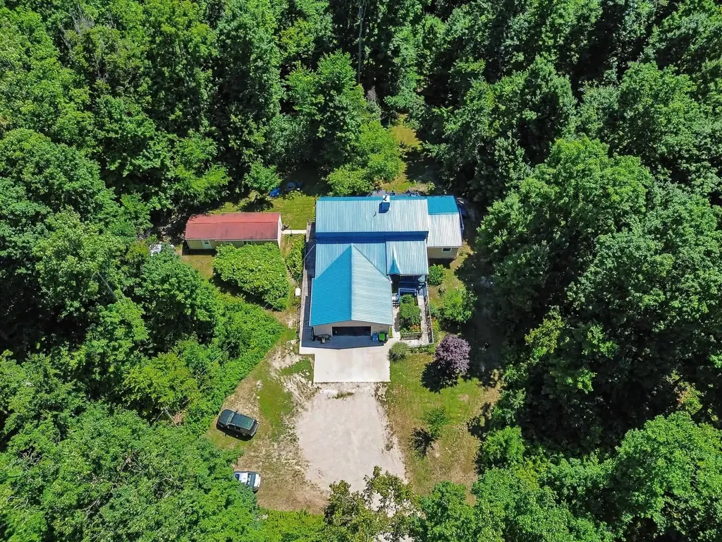 10212 E 48 Road Clam Lake Township MI 49601