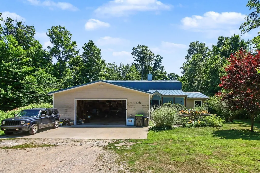 10212 E 48 Road Clam Lake Township MI 49601