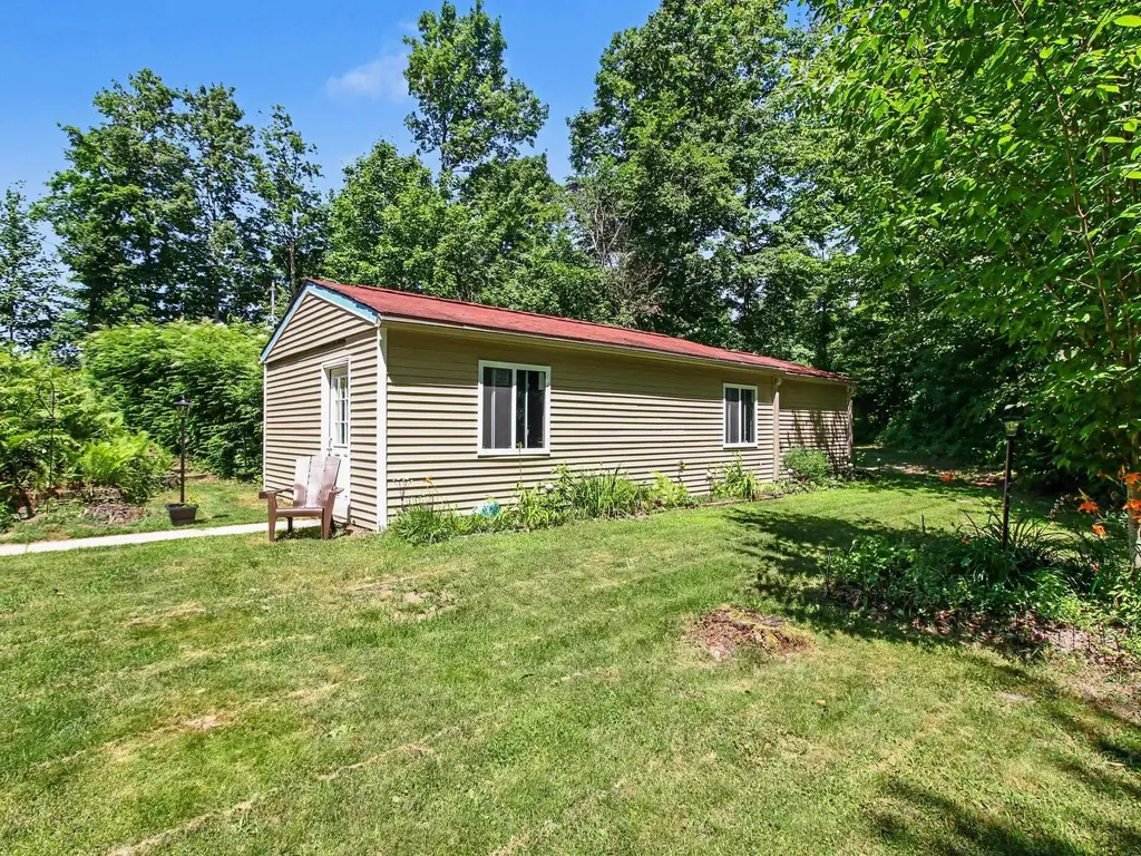 10212 E 48 Road Clam Lake Township MI 49601