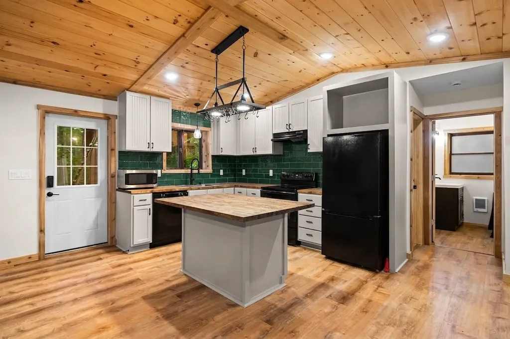 1304 Poplar Drive, NE Kalkaska Township MI 49646